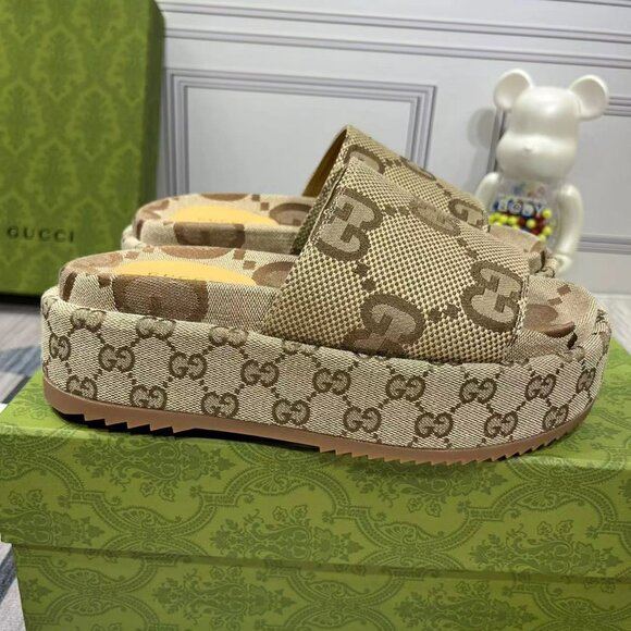 GUCCI Monogram Jumbo GG Brown Slide Sandals - Picture 1 of 8